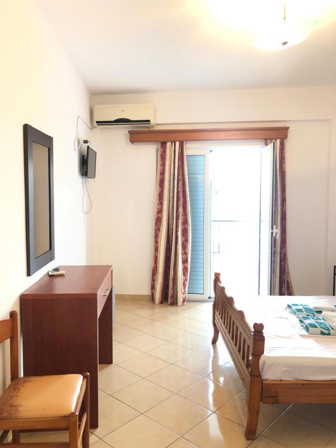 Center Hotel Pirro Himarë Eksteriør billede