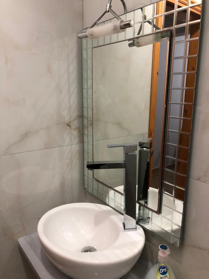 Center Hotel Pirro Himarë Eksteriør billede
