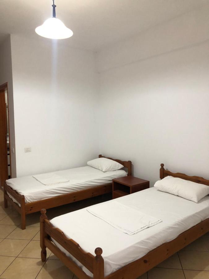 Center Hotel Pirro Himarë Eksteriør billede