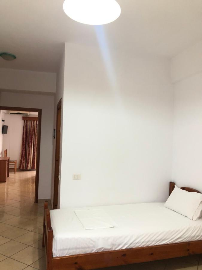 Center Hotel Pirro Himarë Eksteriør billede