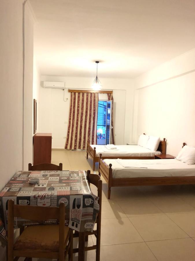 Center Hotel Pirro Himarë Eksteriør billede