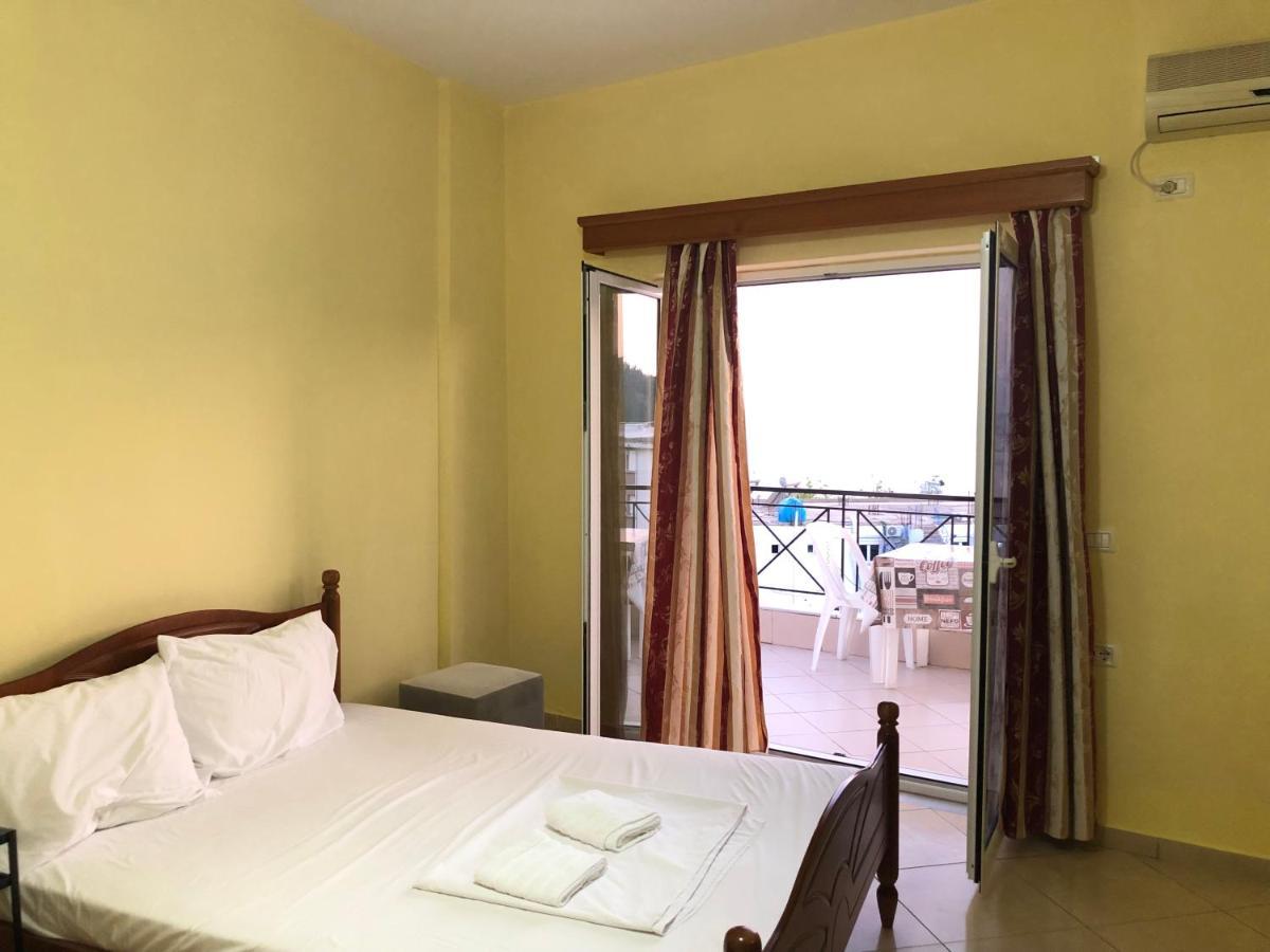 Center Hotel Pirro Himarë Eksteriør billede
