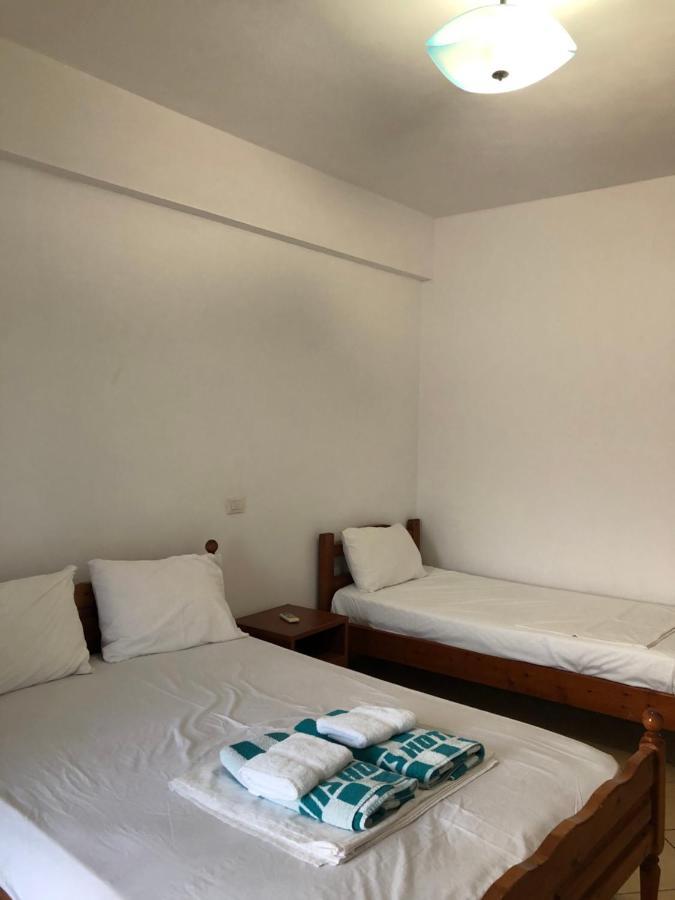 Center Hotel Pirro Himarë Eksteriør billede