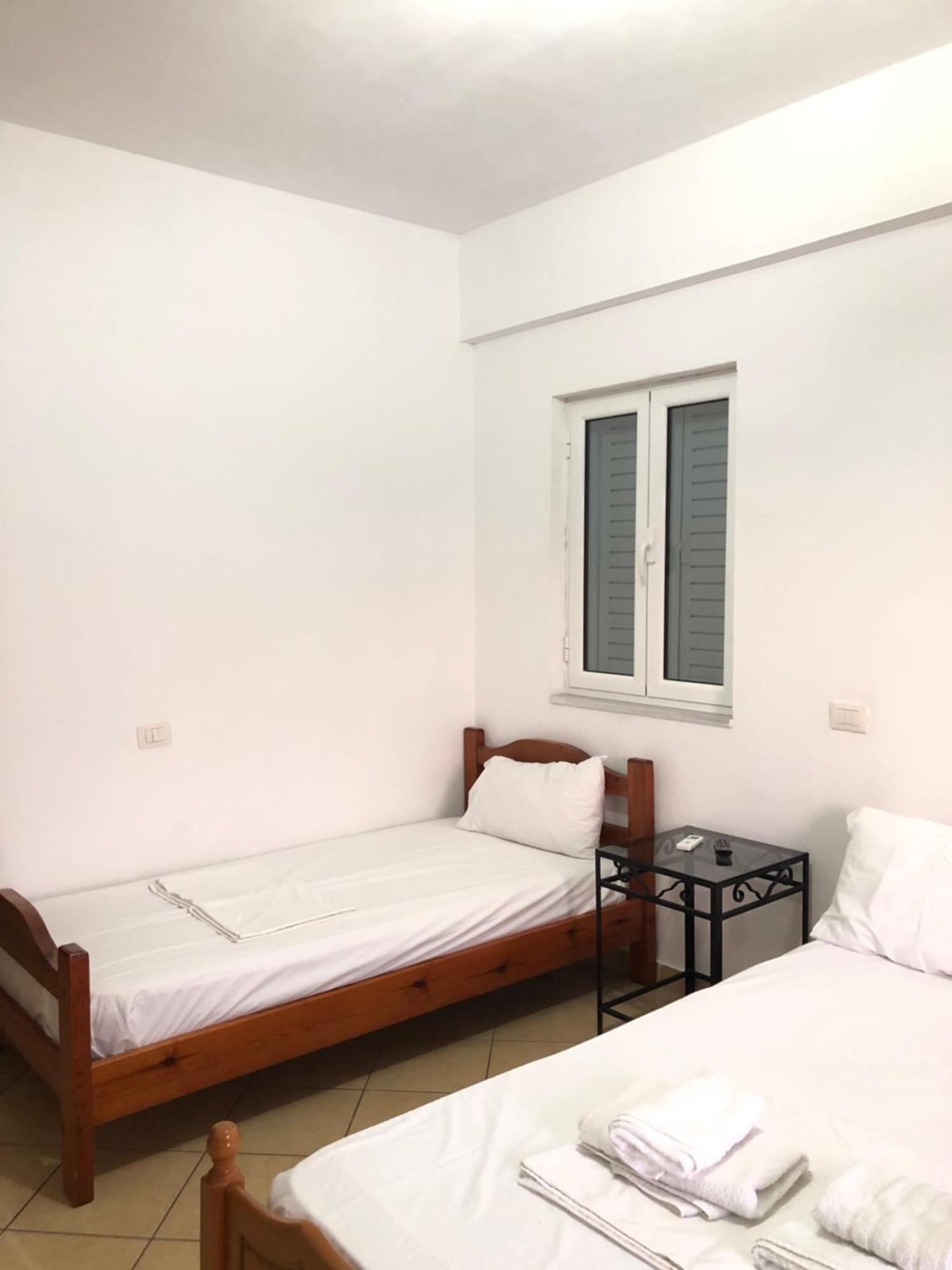 Center Hotel Pirro Himarë Eksteriør billede